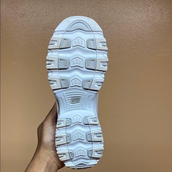 Skechers D’Lites White Cream Silver Sneakers - Picture 12 of 16
